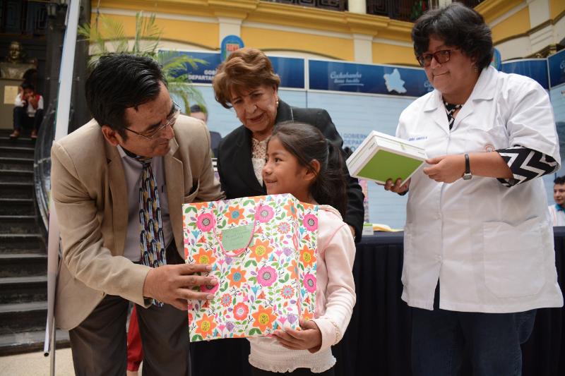 ADAVASH entrega audífonos digitales a 35 niñas y niños por el Día del Niño – 12 de abril de 2019