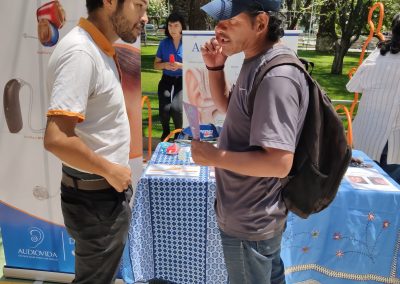 Audiovida contestando las dudas de la población en el día internacional de la audición 3 de marzo de 2020 Foto 2