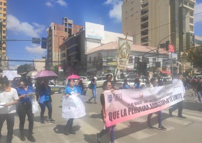 Marcha en el centro de Cochabamba con concientizando sobre el cuidado de la audición Foto 2