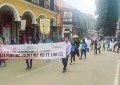 Marcha en el centro de Cochabamba con concientizando sobre el cuidado de la audición Foto 3